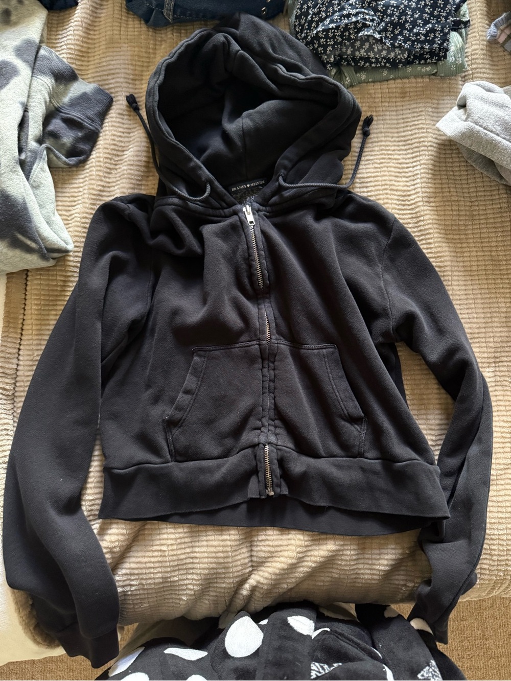 Brandy Melville Black Cropped Zip-Up Hoodie Jacket - Picture 1 of 3